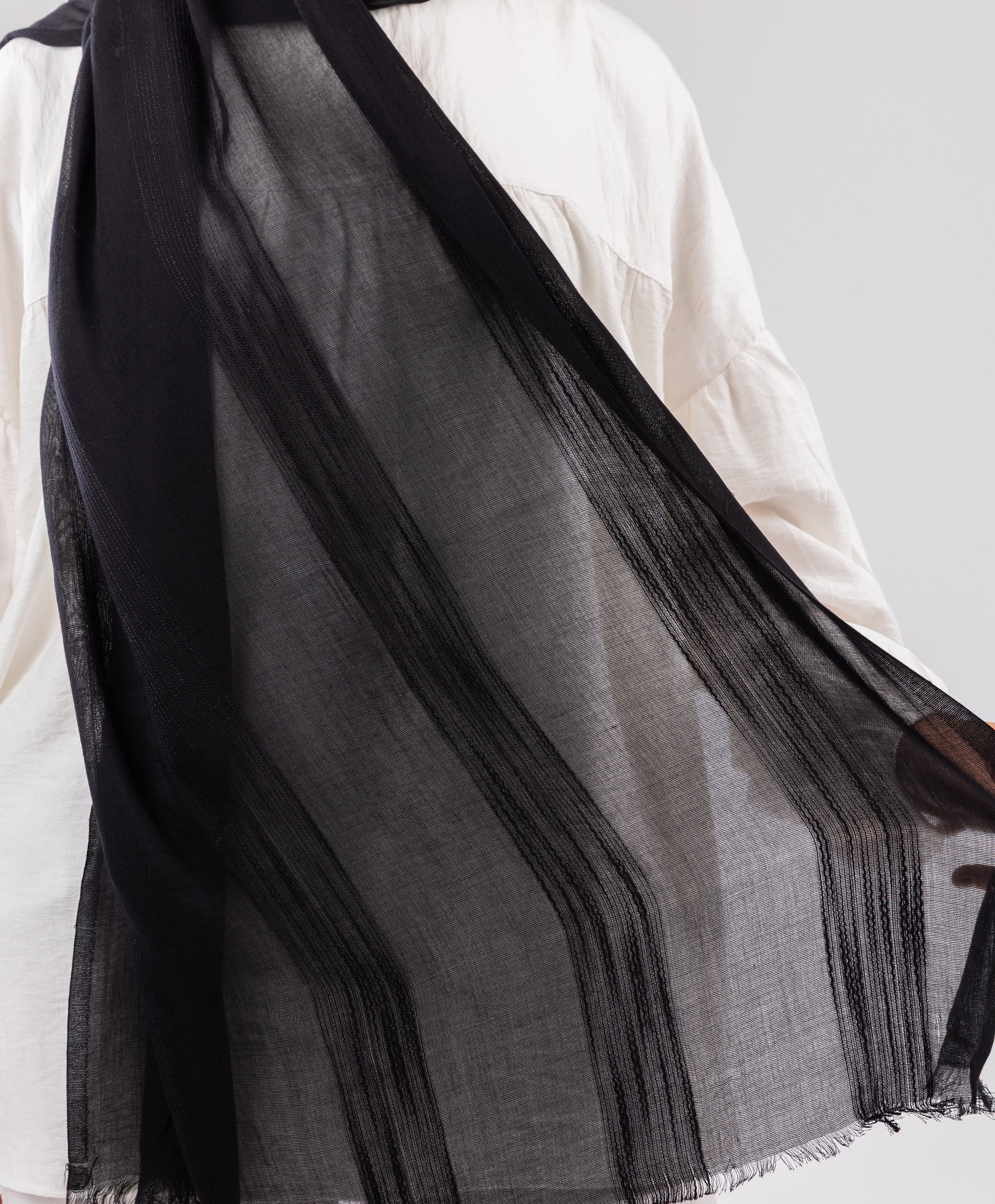 Breeze Linen Scarf - Image 2