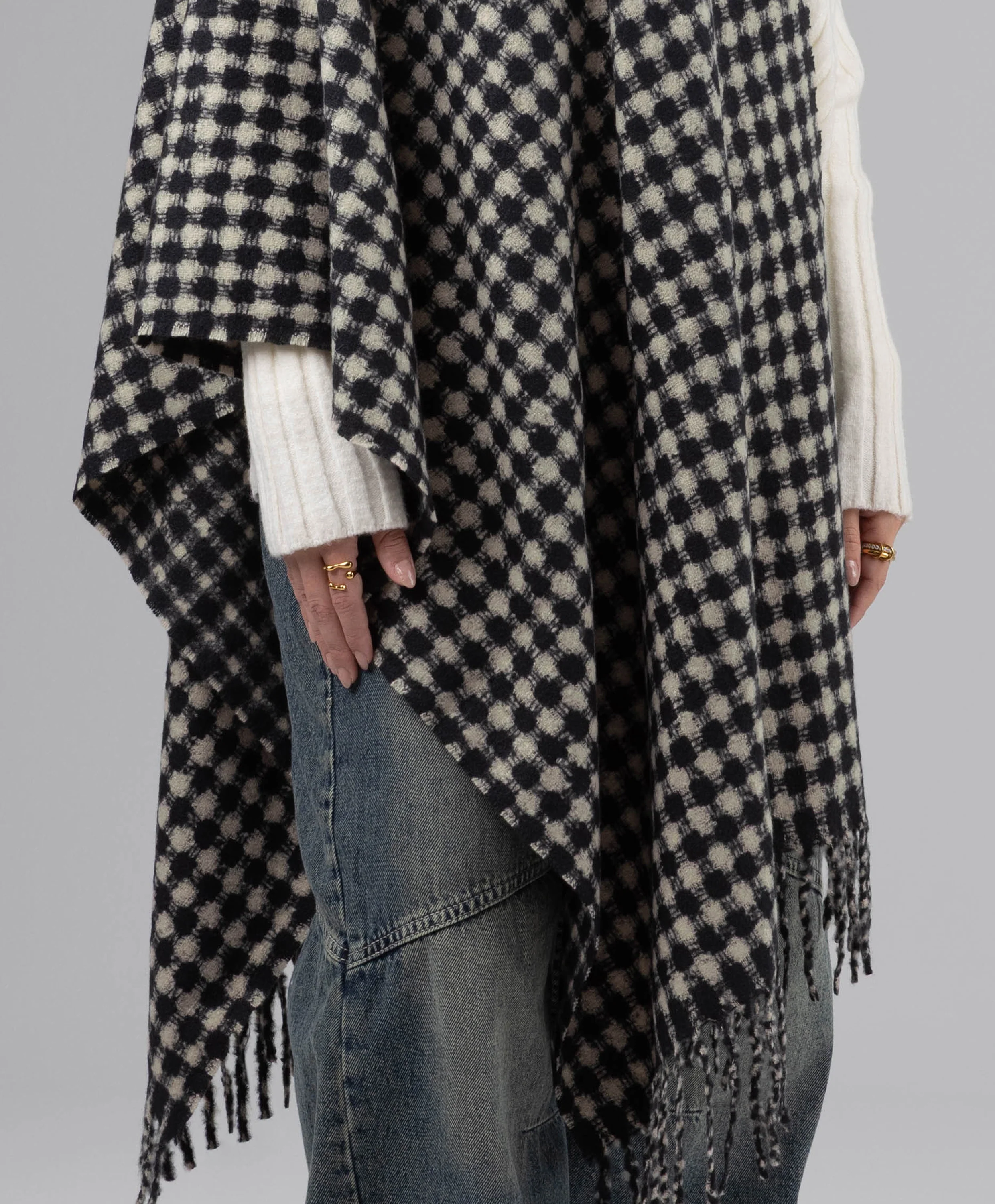 Cubed Winter Shawl - Image 2