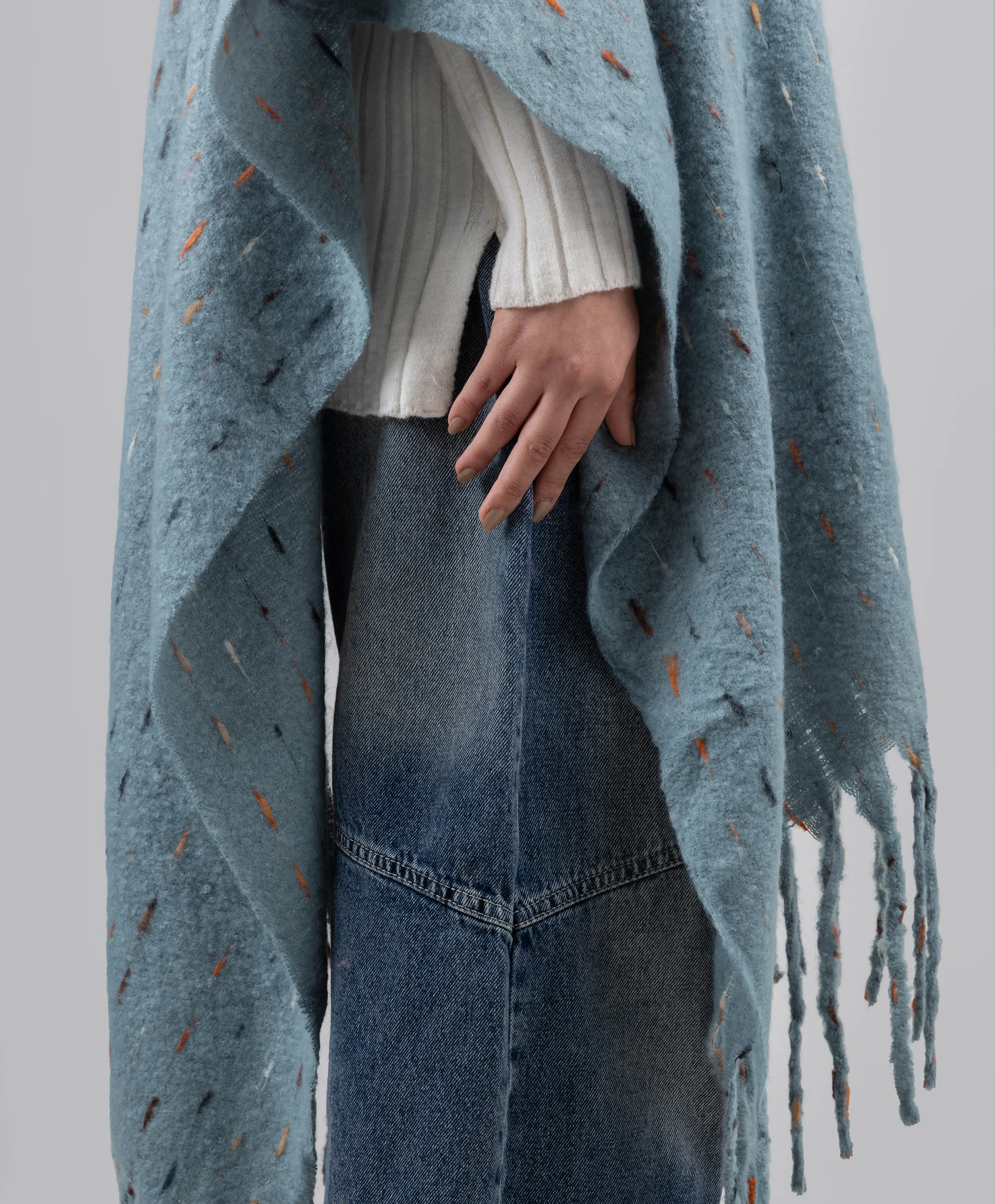 Flecks Winter Shawl - Image 2