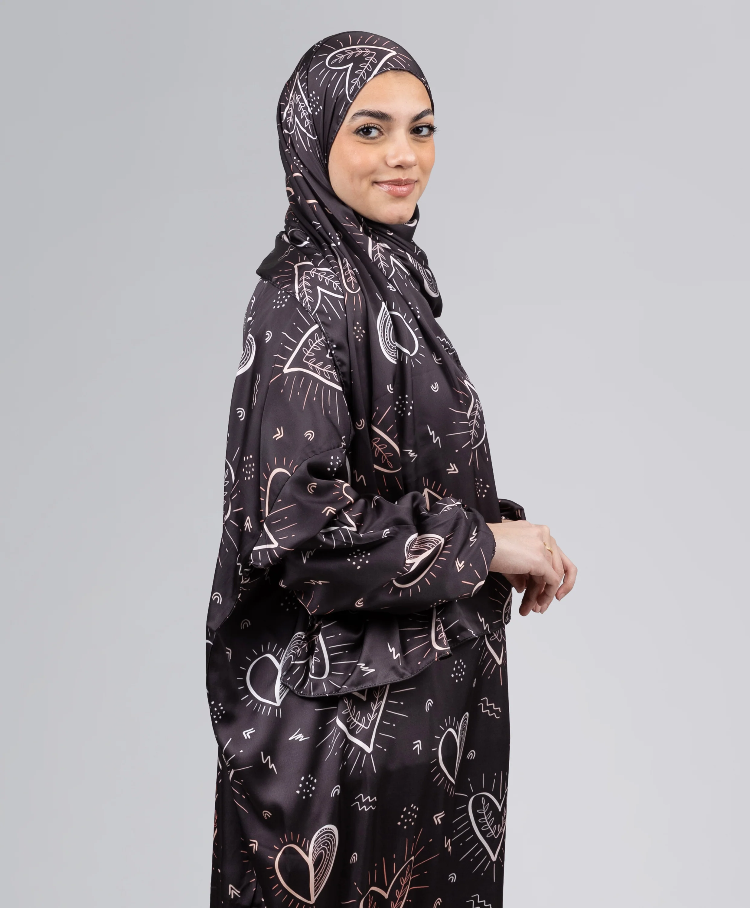 Heartfelt Satin Isdal - Image 2