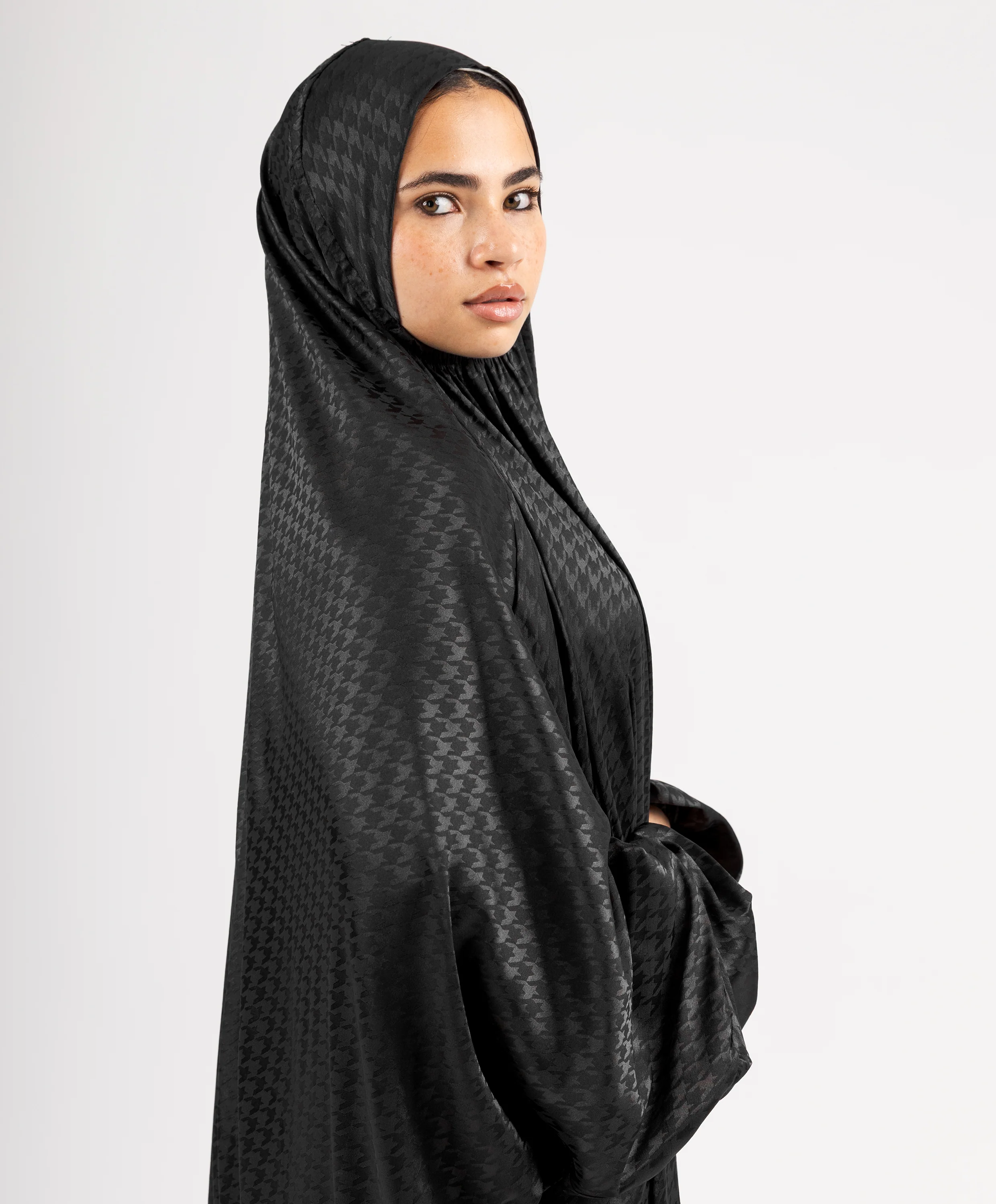 Jacquard Satin Khemar Isdal - Image 2