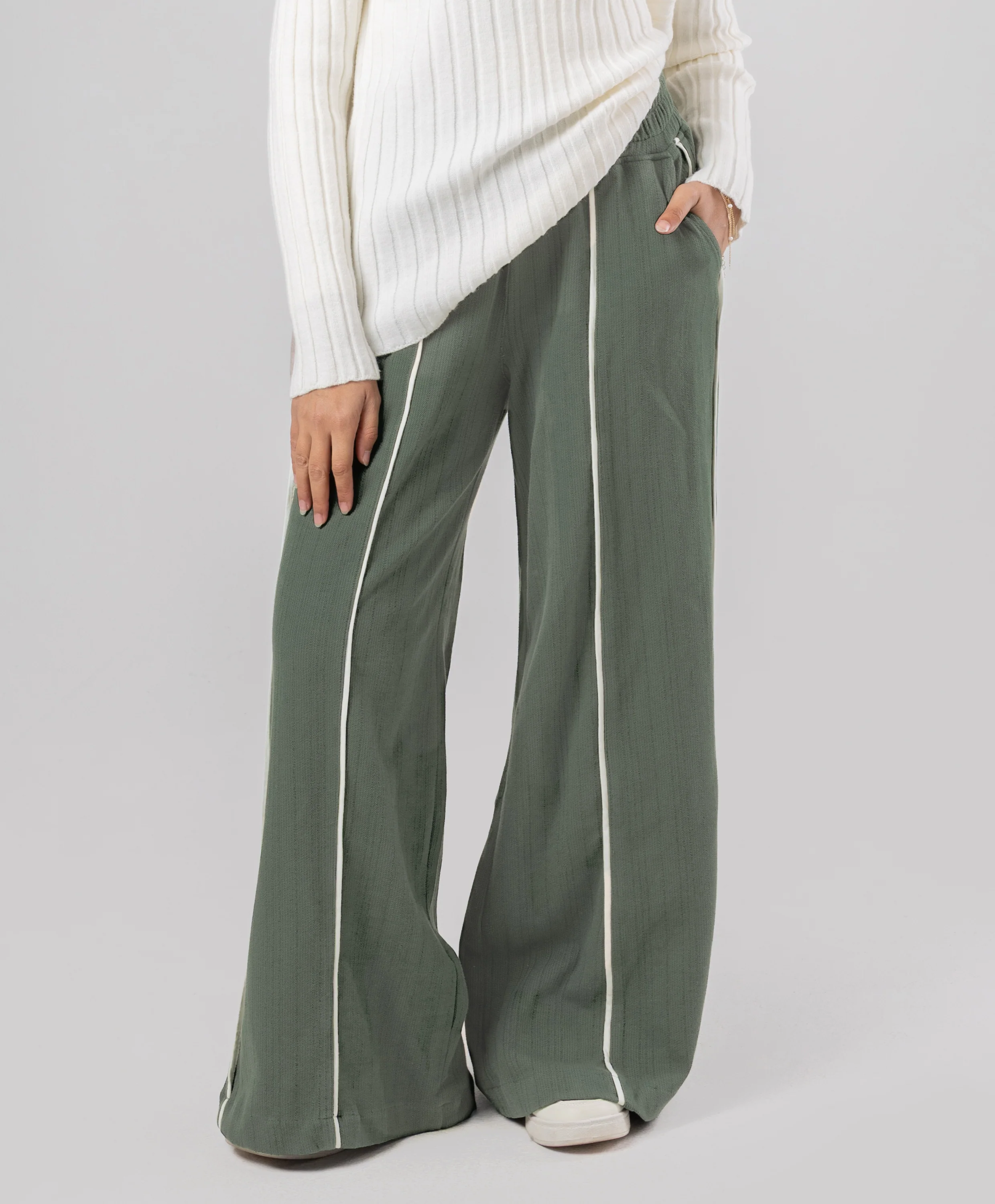 Line Flow Pants - Image 4