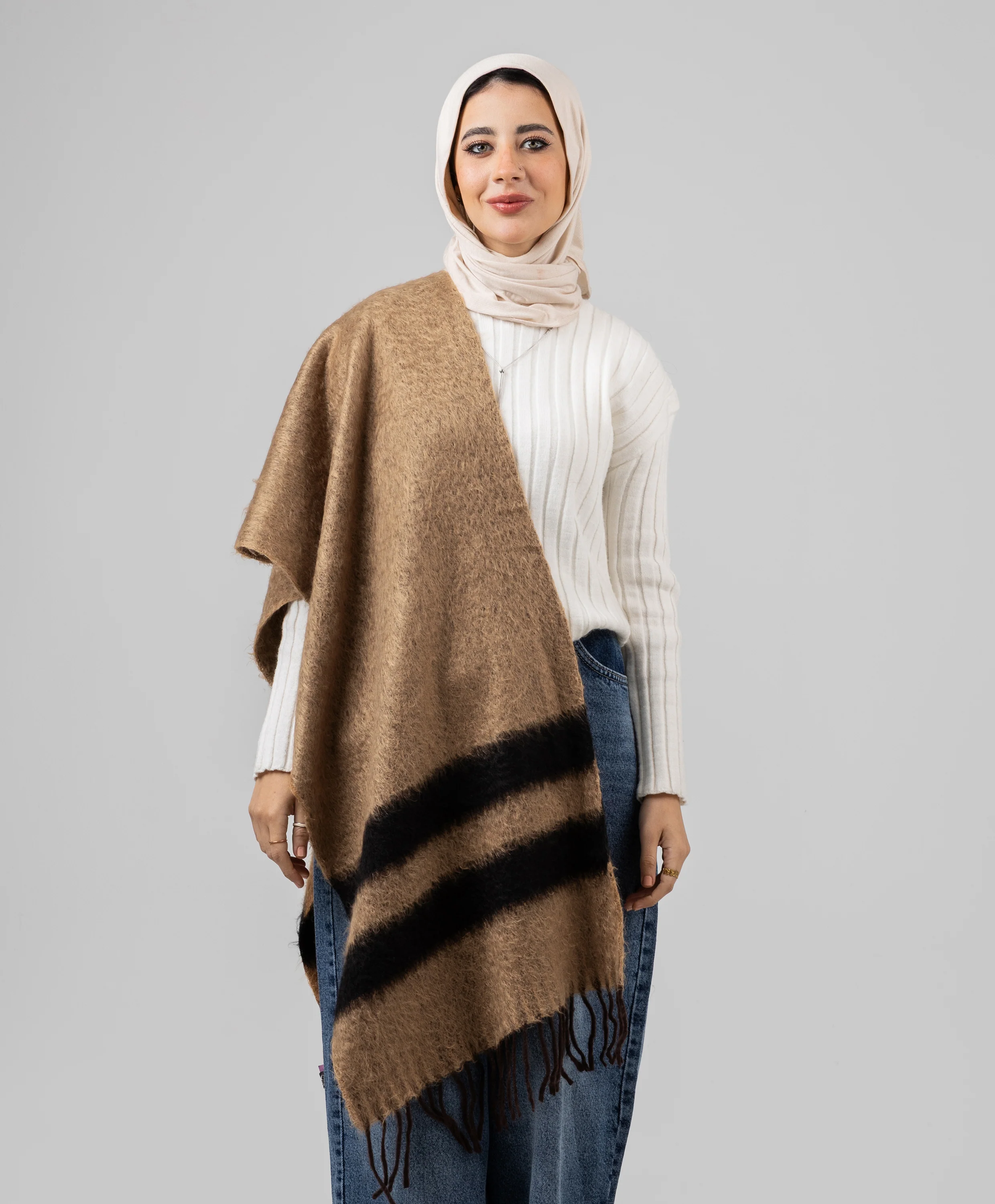Luxury Winter Shawl - Image 4