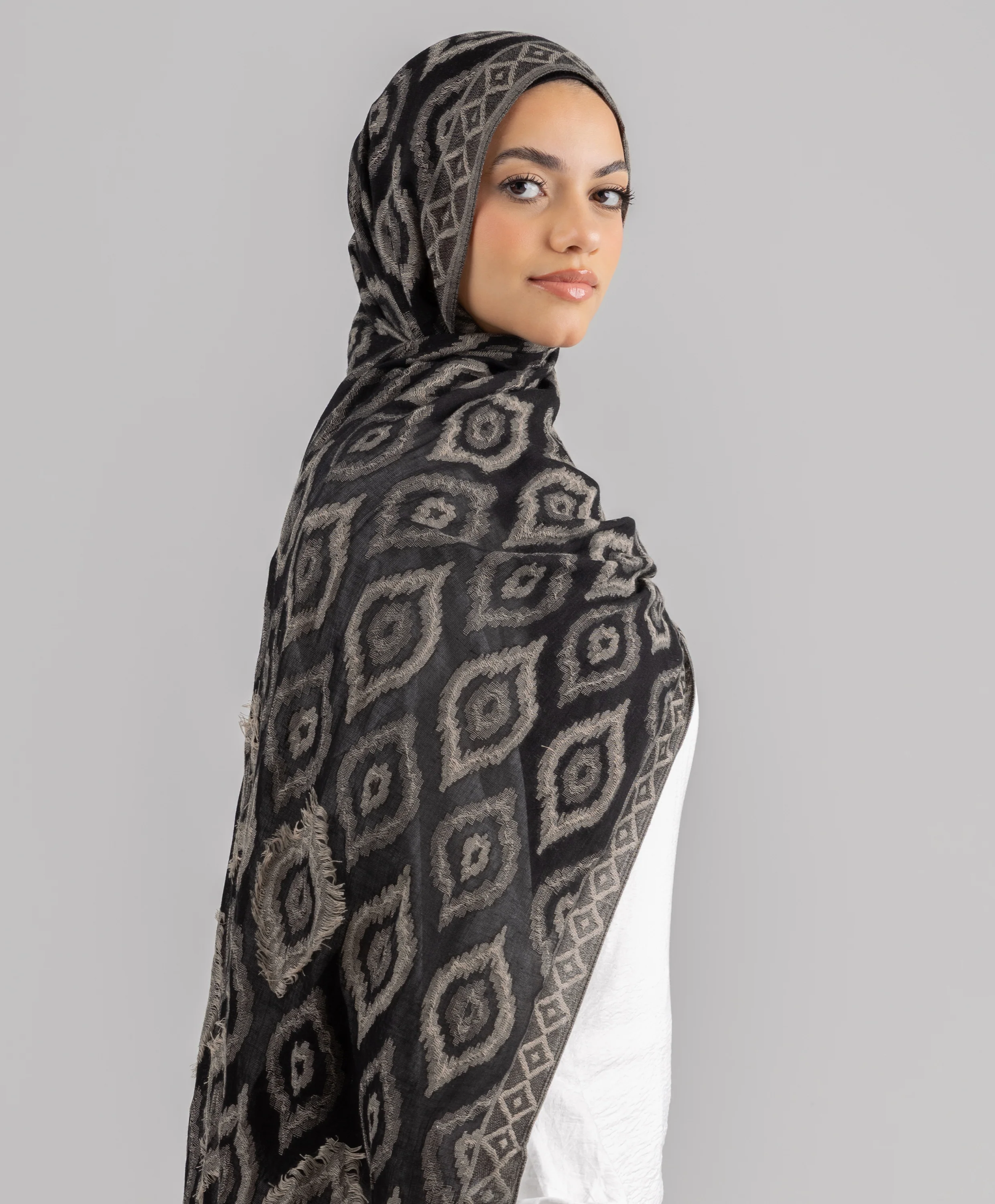 Rhombus Embroidered Scarf - Image 2