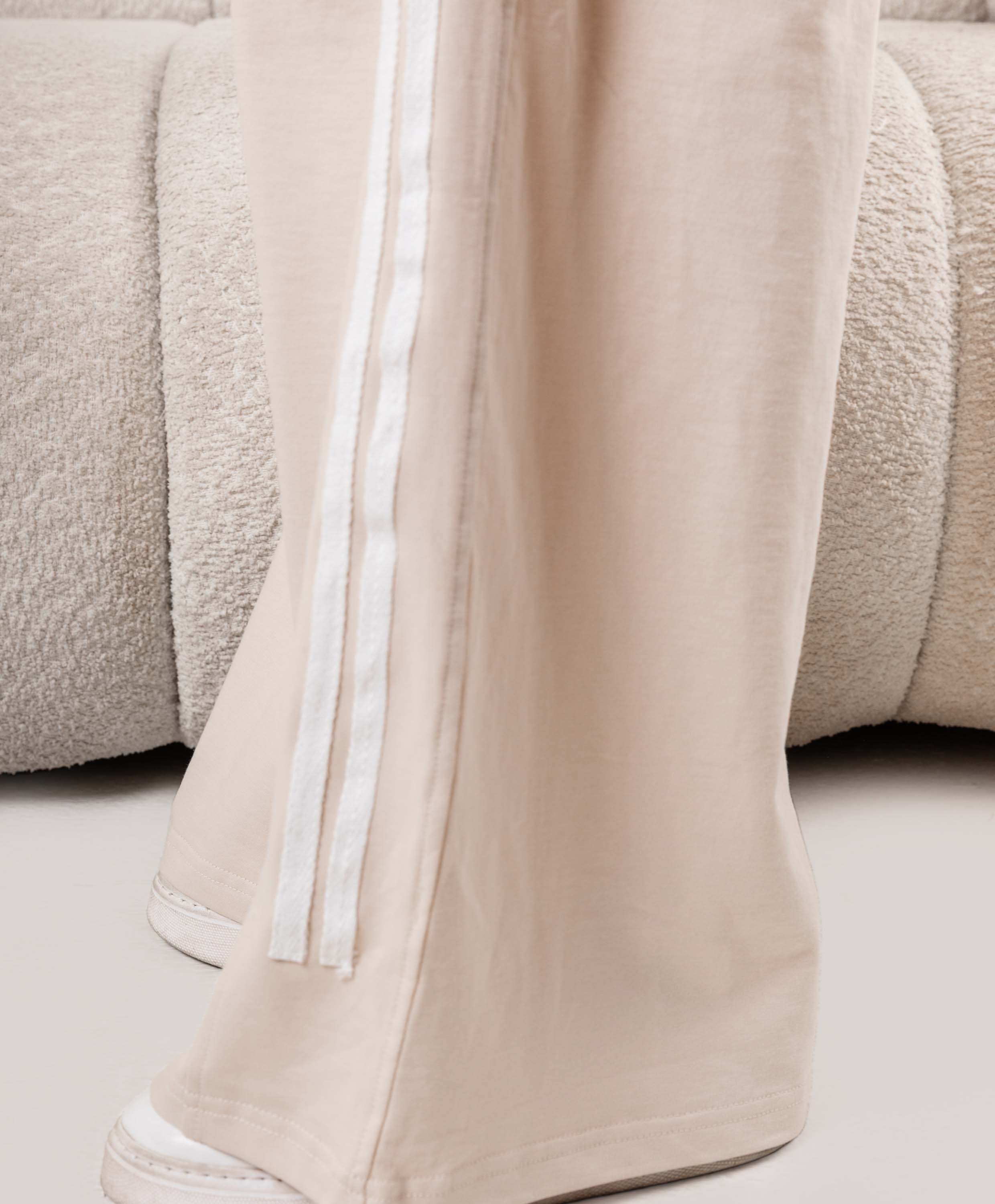 White Stripes Cotton Set - Image 5