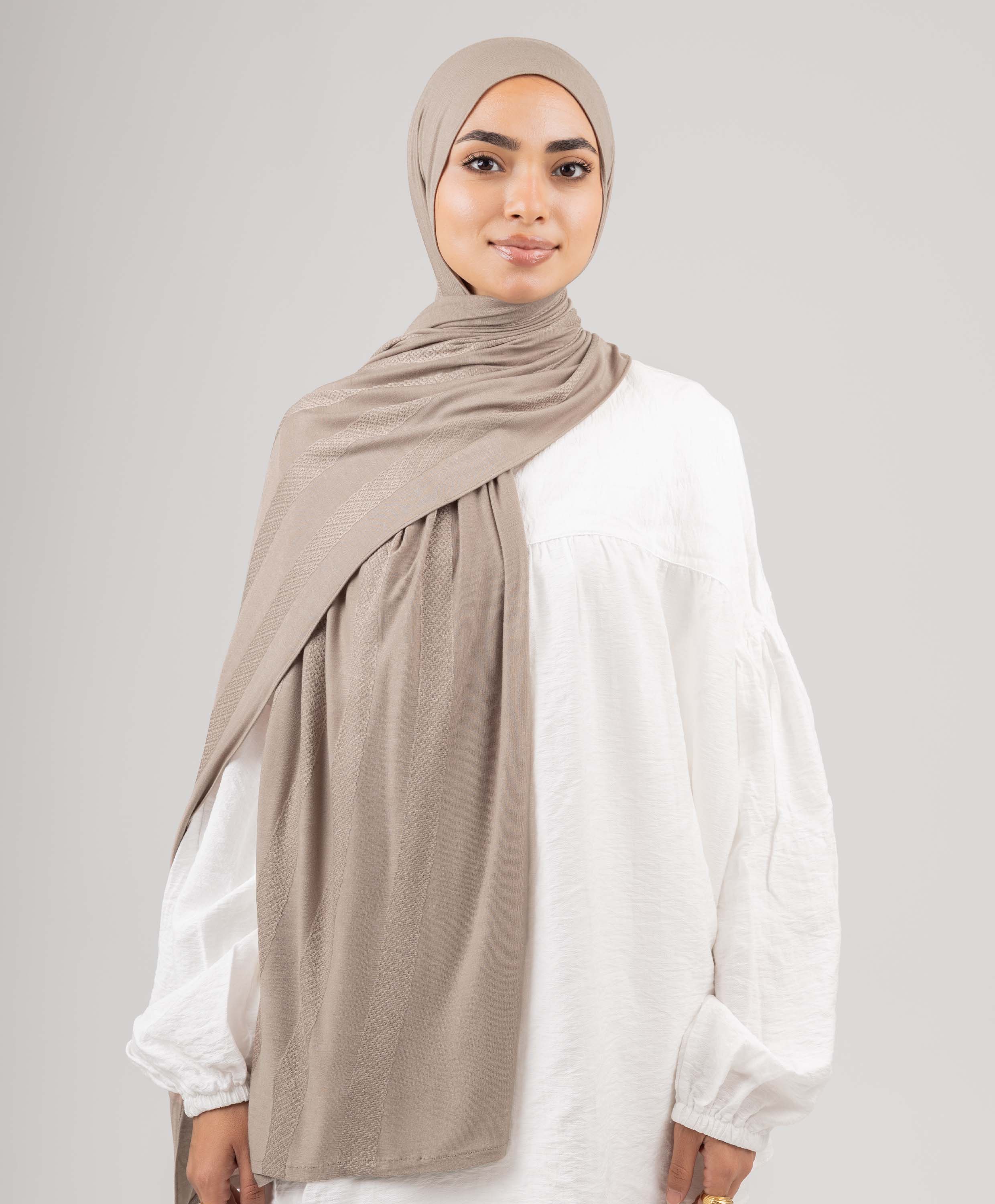 Woven Kuwaiti Scarf - Image 12